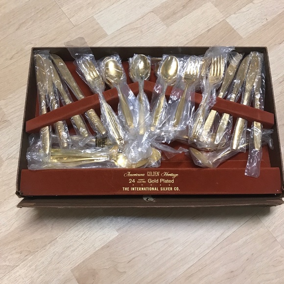 American Golden Heritage Other - Silverware 24k gold plated services 8 vintage NWOT utensils